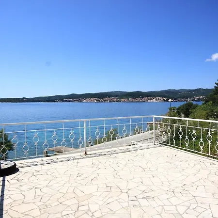 Apartment By The Sea - Perna, Peljesac - 4542