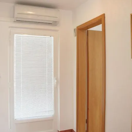 By The Sea - Perna, Peljesac - 4542 *